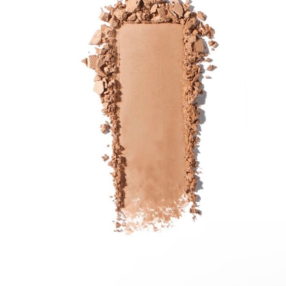 ULTIMATE BRONZING POWDER
Warm Bronze Iconic London - Picture 5 of 5